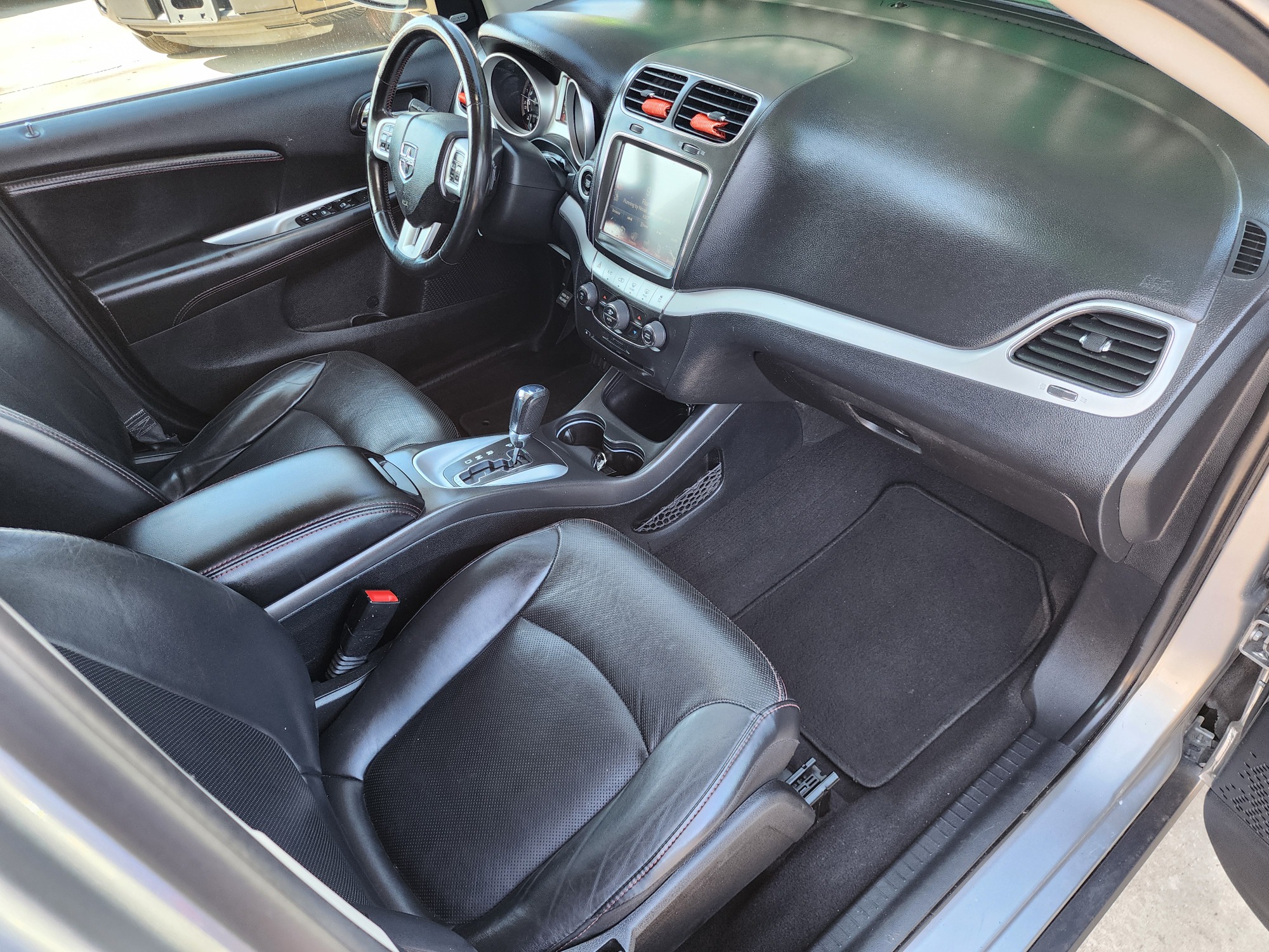 2019 SILVER Dodge Journey GT (3C4PDCEG3KT) with an 3.6L V6 DOHC 24V engine, 6A transmission, located at 2660 S.Garland Avenue, Garland, TX, 75041, (469) 298-3118, 32.885387, -96.656776 - Photo #24